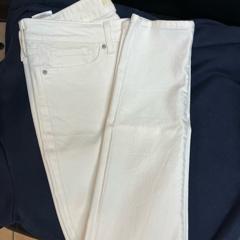 Levis - Picture 2 of 3